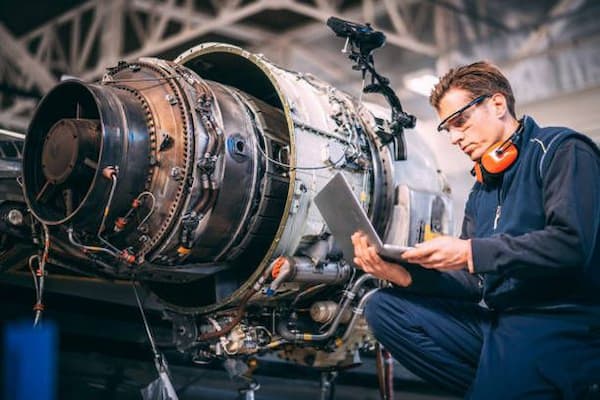 Is Aerospace Engineer a Good Career? Aerospace Engineer Education